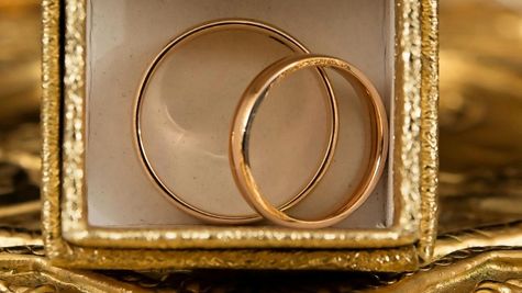 Senco Gold Stock Rebounds, But 50.46% Fall So Far In 2025 Raises Caution: Should You Buy Stock?  