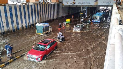 Massive Traffic Meltdown in Bengaluru After Heavy Rains, Waterlogging In Major Areas; Check Affected Routes