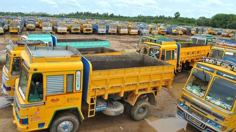 Karnataka Transport Strike 2025: Karnataka Roads Go Silent as Truckers Stage Protest; Full Story Inside