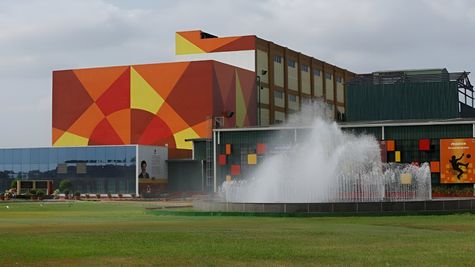 Grasim Industries Shares Surge Post Q4 Result, 500% Dividend Announcement; Should You Buy, Sell or Hold?