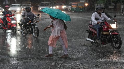 IMD Issues Heavy Rainfall Alert Until May 24; Southern States Facing Severe Weather Warning