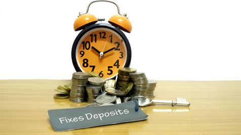 SBI Amrit Vrishti vs Punjab & Sind Bank vs Indian Bank vs IOB: Top 444-Day FD Schemes Compared For Best Return