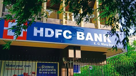 1:1 Bonus Issue On August 26: HDFC Bank Shares Fall 1% As Record Date For Bonus Nears: Buy For Rs 2,400 Target