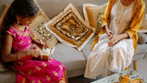 Diwali 2025: How To Cut Cost of Sending Diwali Gifts To Friends, Family This Year?