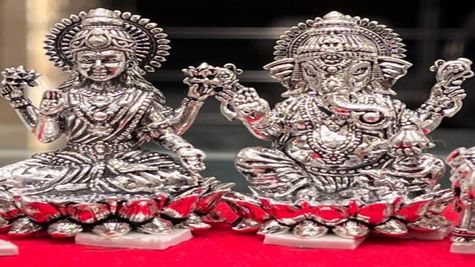 Massive Crash in Silver Rate in India on Dhanteras 2025; Gold Rate Today Drops By Rs 19,100; Check Prices