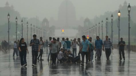 Delhi Weather Red Alert : IMD Forecasts Rain, Dense Fog, Cold Wave & Very Poor AQI From 30 Dec to 1 Jan