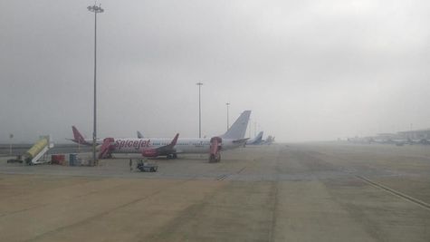 Bengaluru Fog Disrupts Traffic and Airport Travel: Commuters Advised to Take Precautions