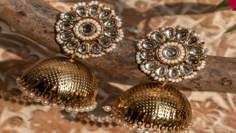 Rise in 22K, 24K, 18K Gold Rates for 2nd Day; Silver Rate Jumps First Time After Rs 1.30 Lakh/kg Drop in Delhi