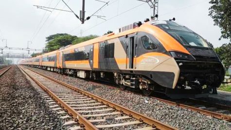 Vande Bharat Sleeper Rakes: BEML Targets March Rollout for New Overnight Services
