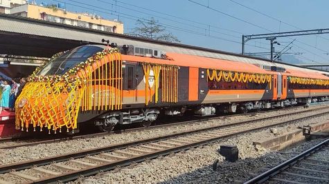 Howrah-Kamakhya Vande Bharat Sleeper Timings Rescheduled for 16 and 17 May
