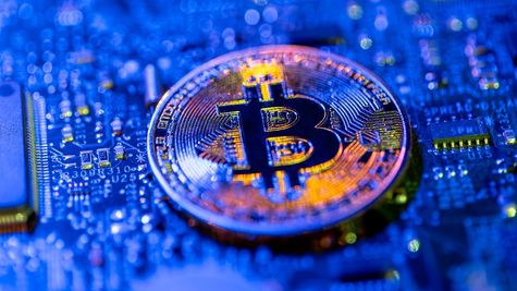 Bitcoin Price Slides Below $60,000 as Bear Market Takes Over: ETH, XRP Tumble Amid ETF Outflows