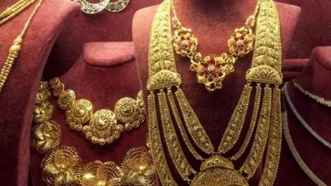 Gold price Bengaluru: ಕೈ ಸುಡುವಂತಾದ ಬಂಗಾರ..ಏರಿಕೆಯ ಹಾದಿಯಲ್ಲಿ 10,22,200 ರೂ. ಆದ 24K ಚಿನ್ನ!