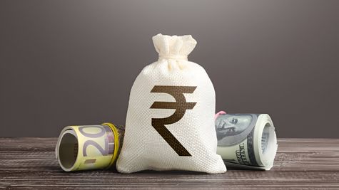Tariff Shock: ಟ್ರಂಪ್ ಸುಂಕ ಬೆದರಿಕೆಯ ಹೊಡೆತ..ರೂಪಾಯಿ ಮೌಲ್ಯ ದಾಖಲೆಯಷ್ಟು ಕುಸಿತ, ಮಾರುಕಟ್ಟೆಯಲ್ಲೂ ಆತಂಕ!
