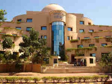 എന്തുകൊണ്ട് ഇന്‍ഫോസിസ് ഓഹരികള്‍ തകരുന്നു?