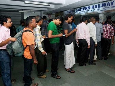 ട്രെയിൻ ടിക്കറ്റ് ബുക്കിംഗ്, സ്വർണ്ണ ബോണ്ട് വിൽപ്പന; ഇന്ന് മുതൽ ആരംഭിക്കുന്ന 4 കാര്യങ്ങൾ അറിയാ