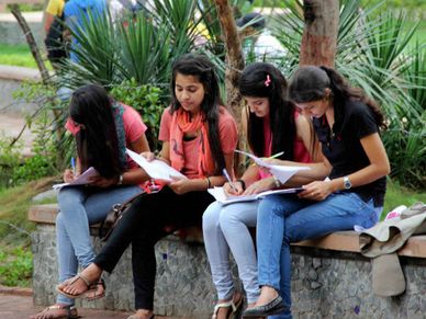 ഓരോ മണിക്കൂറിലും 550 ജോലികള്‍ നിലയ്ക്കുന്നു,ഇങ്ങനെ പോയാല്‍ വരുന്നത് ജോലിയില്ലാകാലം