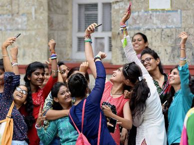 ഇനി പോക്കറ്റ് കാലിയാകാതെ ഫോൺ വിളിക്കാം; കോള്‍ നിരക്കുകള്‍ ഒക്ടോബര്‍ മുതല്‍ കുറയും