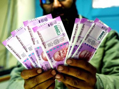 ഓണക്കാലത്ത് പൊങ്ങച്ചം വേണ്ട; കാശ് കൈയിലിരിക്കാൻ ചില കുറുക്കുവഴികൾ