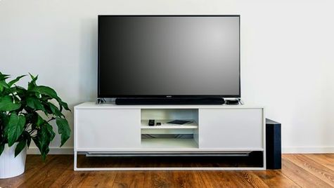 ഇറക്കുമതി ചട്ടങ്ങള്‍ കര്‍ശനം; തുറമുഖങ്ങളില്‍ കുടുങ്ങിക്കിടക്കുന്നത് ആയിരക്കണക്കിന് ടിവി സെറ്റുകള്‍