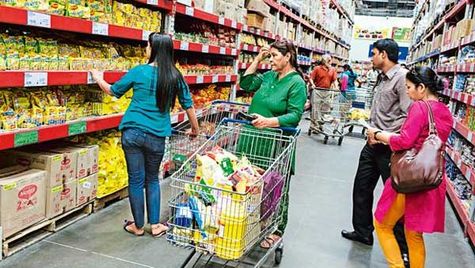 കൊവിഡ് ആഘാതം കുറയുന്നു: ചെറിയ പട്ടണങ്ങൾ സാധാരണ നിലയിലേയ്ക്ക്, നഗരങ്ങൾ പാടുപെടുന്നു