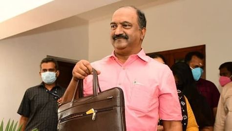 കെ റെയിലിന് 2,000 കോടി; 4 ഐടി ഇടനാഴി; 3 എയര്‍ സ്ട്രിപുകള്‍; പൊതുഗതാഗതം ജിപിഎസില്‍