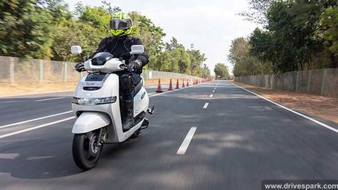 വാഹന മേഖലയില്‍ വൈദ്യുത വിപ്ലവം തുടങ്ങി; ഇന്ത്യയിലെ ഏറ്റവും മികച്ച ടൂ-വീലര്‍ ഇവി സ്റ്റോക്കുകള്‍ ഇവ