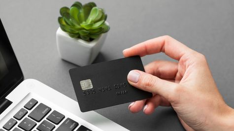 'കണ്ണും പൂട്ടി ക്രെഡിറ്റ് കാർഡുകൾ എടുക്കരുത്', ഈ 6 കാര്യങ്ങൾ ആദ്യം ശ്രദ്ധിക്കുക, എന്നിട്ടാകട്ടെ തീരുമാനം