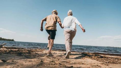 'കുഴിയിലേക്ക് കാലും നീട്ടി ഇരിക്കും മുൻപ്, 8 കോടി സമ്പാദിക്കാനുള്ള വഴി', ഒന്നിനുമല്ല വെറുതെ ഇരുന്ന് തിന്നാൻ