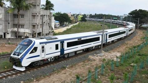 'തനി നാടൻ' വന്ദേ ഭാരത്! മെനുവിൽ പൊറോട്ടയും പാലട പ്രഥമനും; യാത്രക്കാരെ കാത്തിരിക്കുന്നത് വൻ സർപ്രൈസ്