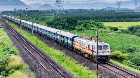 തൃശൂർ-ഗുരുവായൂർ യാത്ര ഇനി മിനിറ്റുകൾക്കുള്ളിൽ! പുതിയ ട്രെയിൻ പ്രഖ്യാപിച്ച് സുരേഷ് ഗോപി; കാത്തിരിപ്പിന് വിരാമം