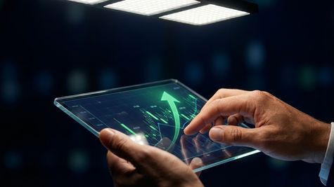 നഷ്ടത്തിന് നങ്കൂരമിടാൻ കൊച്ചിൻ ഷിപ്പ്‌യാർഡ്, ഓഹരി ഇനി പറക്കും, കീശയിലെത്തുന്നത് 5000 കോടിയുടെ കരാർ