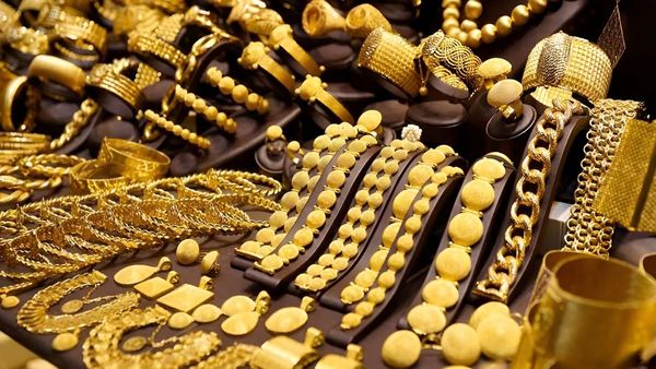 Gold Silver Price Today: सोने-चांदी के दाम में बड़ा बदलाव! जानिए आज कितना महंगा या सस्ता हुआ गोल्ड-सिल्वर
