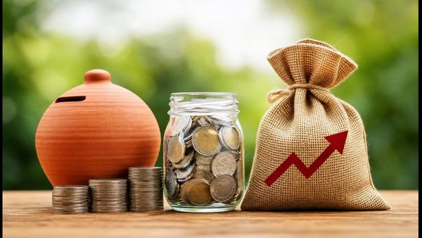 त्योहारों पर निवेश का सही फैसला: Small Savings Schemes या Bank FD, क्या है बेहतर?
