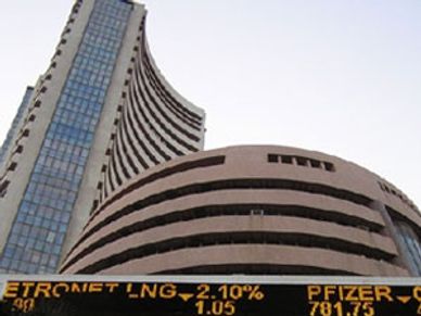 मनमोहन के बयान से शेयर बाजार में सुधार, सेंसेक्स 154 अंक चढ़ा