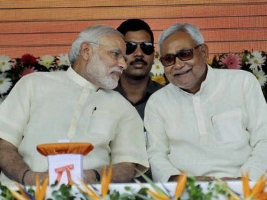 PM मोदी की राह चले CM नीतीश, आधार को बताया जरूरी 
