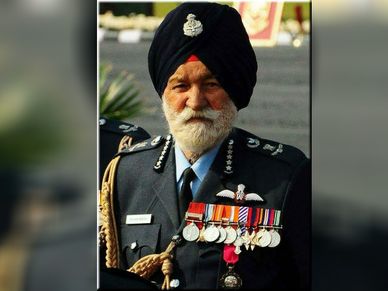 शीर्ष पर बने रहने का उदाहरण है IAF के मार्शल अर्जन सिंह का जीवन