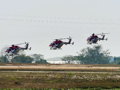 Make In India: रक्षा मंत्री ने की विदेशी उद्योग प्रतिनिधियों से बात