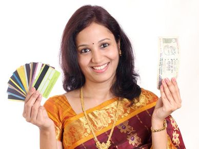 महिलाएं पैसे बचाना चाहती हैं तो जरूर अपनाएं ये 5 सेविंग टिप्स