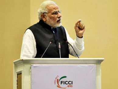 अफवाहों पर ध्यान मत दीजिए, आपका पैसा बैंकों में सुरक्षित है: पीएम मोदी