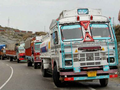 ट्रांसपॉर्ट यूनियन की हड़ताल से रोजमर्रा की चीजों पर असर