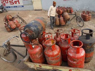 एलपीजी ग्राहकों को म‍िलता है 50 लाख रुपये तक का बीमा क्‍या आपको पता है?