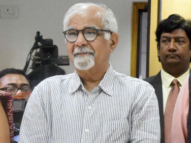 प्रधानमंत्री की आर्थिक पर‍िषद से सुरजीत भल्‍ला ने दिया इस्‍तीफा