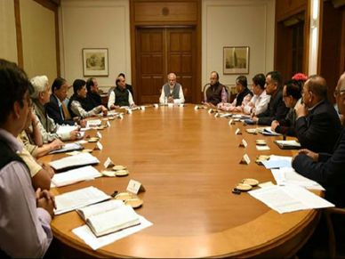 आर्थिक रुप से कमजोर सामान्‍य वर्ग के लोगों के लिए 10% कोटा की मंजूरी