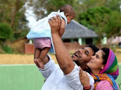 बेटी 18 की उम्र में हो जाएगी अमीर, 1000 रुपये से शुरू करें निवेश