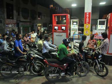 वोटिंग का निशान दिखाएं और पेट्रोल-डीजल पर छूट पाएं 