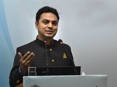 सुधारों के चलते अर्थव्यवस्था 7 फीसदी से ज्यादा तेजी से बढ़ेगी 