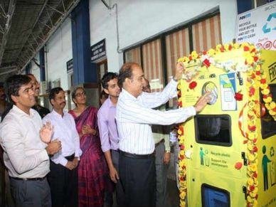प्लास्टिक की खाली बोतल के बदले रेलवे देगी 5 रुपये, बनाएगी टी-शर्ट
