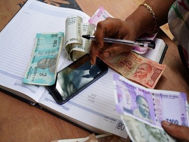 सर्वे: 2019 में हर दूसरे व्‍यक्ति को देनी पड़ी घूस