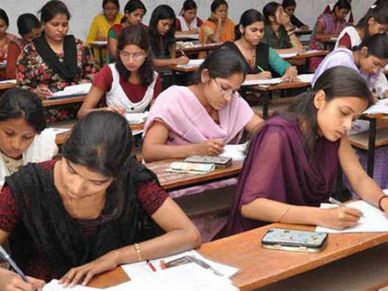 प्रवेश परीक्षाएं : छात्रों से फीस वसूल कर सरकार ने कमाए 192 करोड़ रु