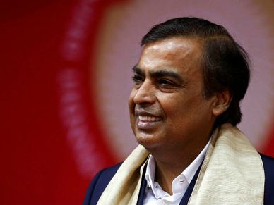 मुकेश अंबानी से लेकर मार्क जुकरबर्ग तक की संपत्ति घटी, मगर इस कारोबारी ने बाजी मारी